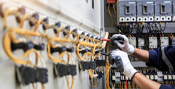 Professional Electrician technician working in Barrett, TX